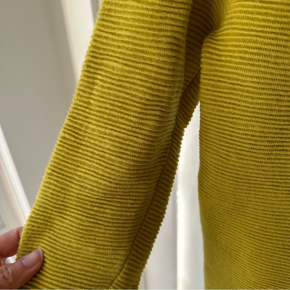 Club Monaco ribbed crew neck - Picture 4 of 8